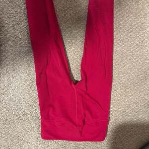 Lululemon Reveal Tight Interconnect 25.5" Ruby Red
